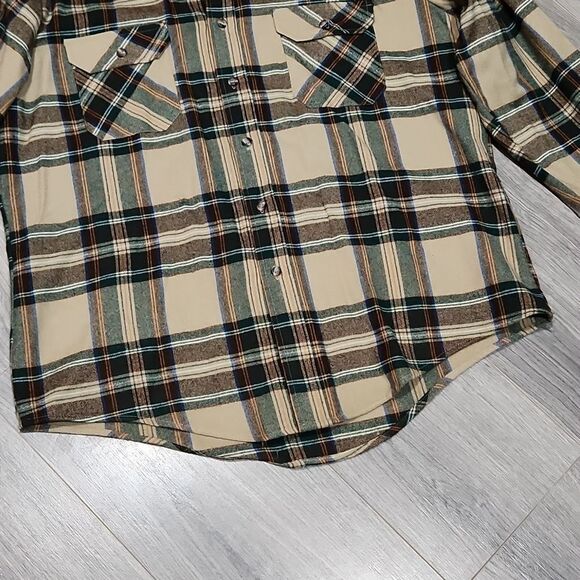 Vintage Green & Tan NW Territory Plaid Flannel Shirt - Picture 3 of 6